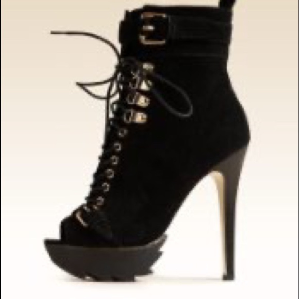 Bebe Shoes “ Yasmin” Peep Toe Lace Up Platform Bootie Size US 7